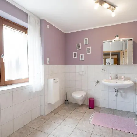 2 Bett Rose Apartment